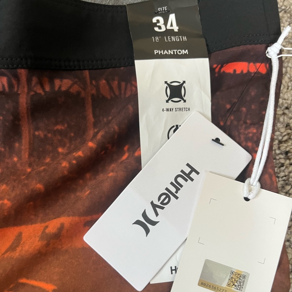 Hurley X NASCAR Phantom Eco Boardshort Finish line 34โ - Picture 3 of 6
